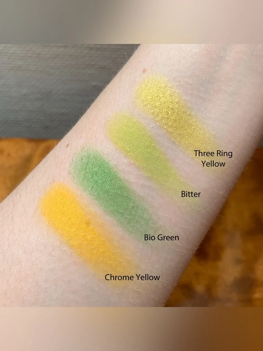 MAC Cosmetics Velvet Eyeshadow Single - Bitter